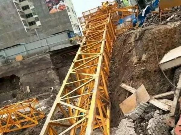 鼎工农区吊车租赁电话_远离建筑施工吊车行业相关矛盾